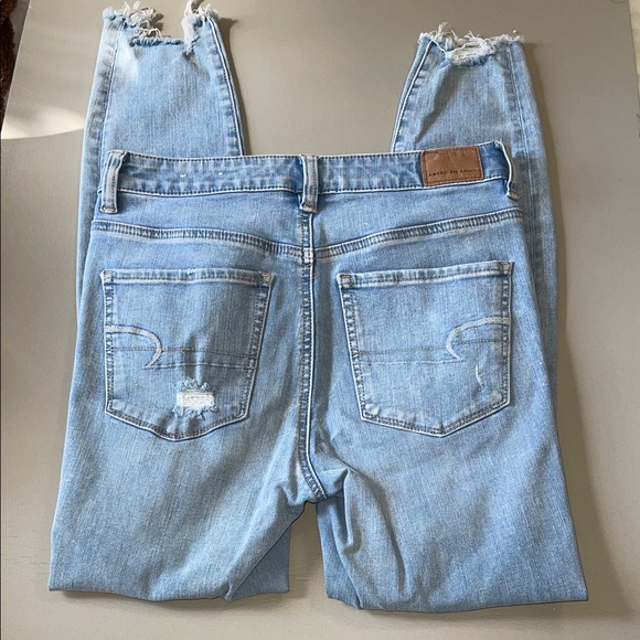 American Eagle distressed Light denim - Picture 4 of 8